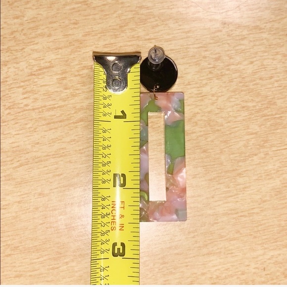 Marbleized acrylic rectangle drop dangle earrings - Picture 3 of 4